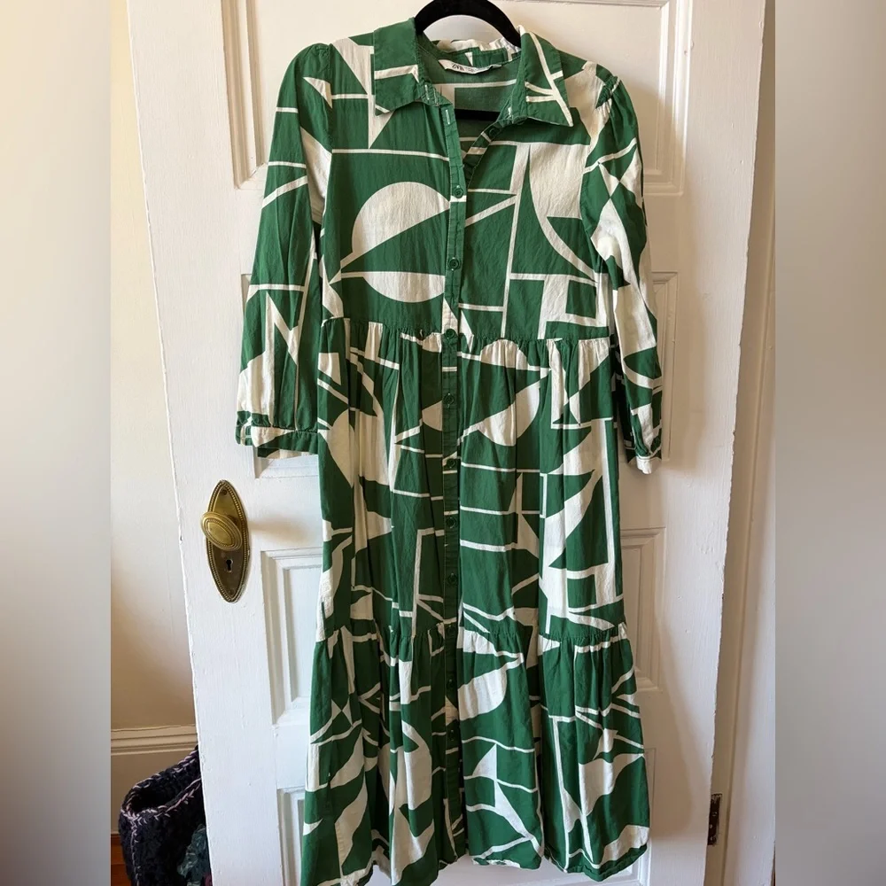 🌻Zara Green and White Geometric Button-Down Maxi Dress - Picture 1 of 7
